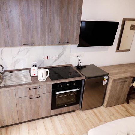 Napoli Suites Studios Aparthotel سانت جوليان المظهر الخارجي الصورة