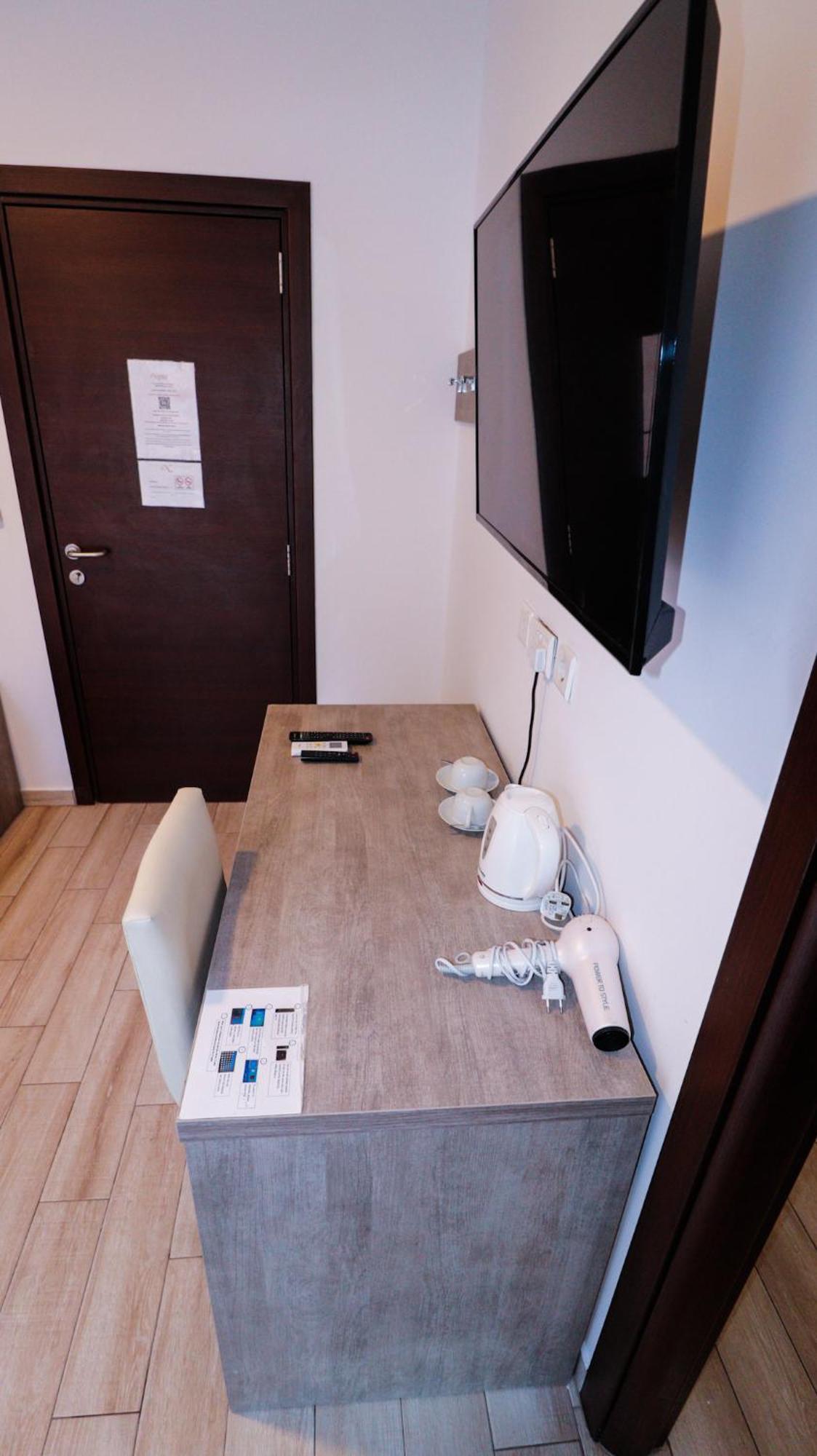 Napoli Suites Studios Aparthotel سانت جوليان المظهر الخارجي الصورة