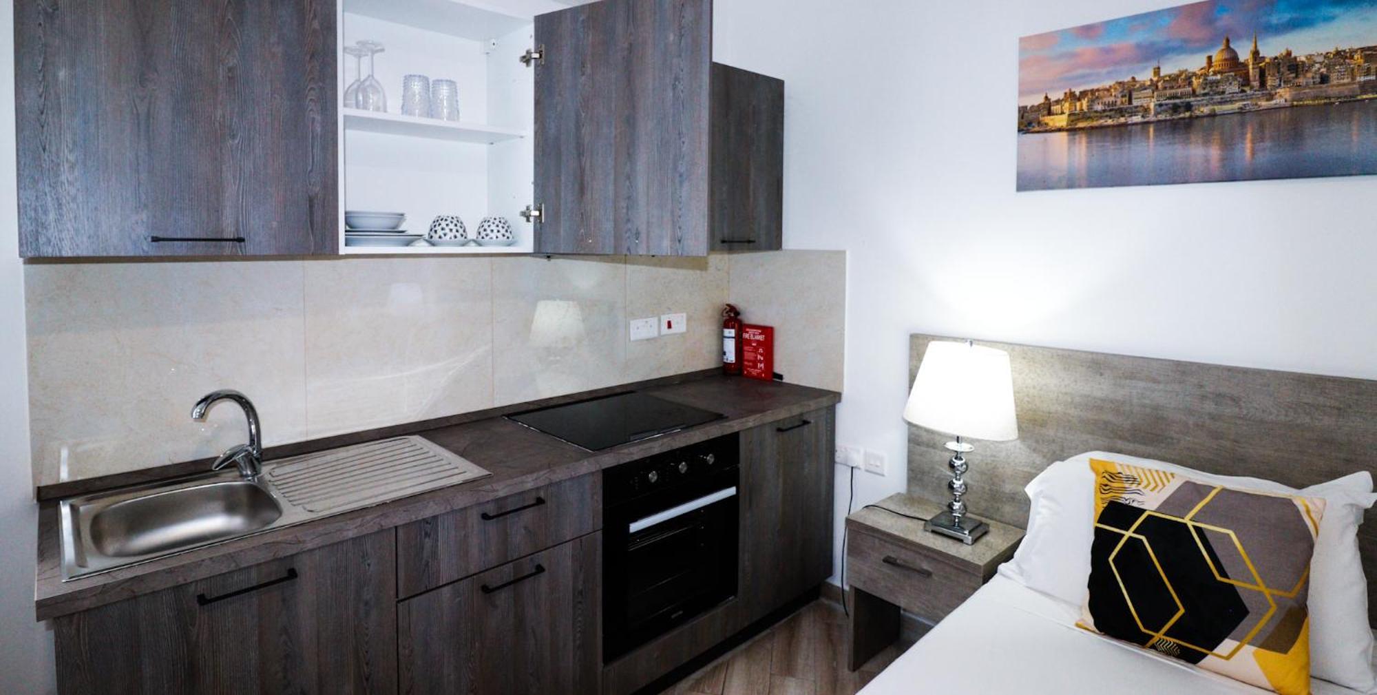 Napoli Suites Studios Aparthotel سانت جوليان المظهر الخارجي الصورة