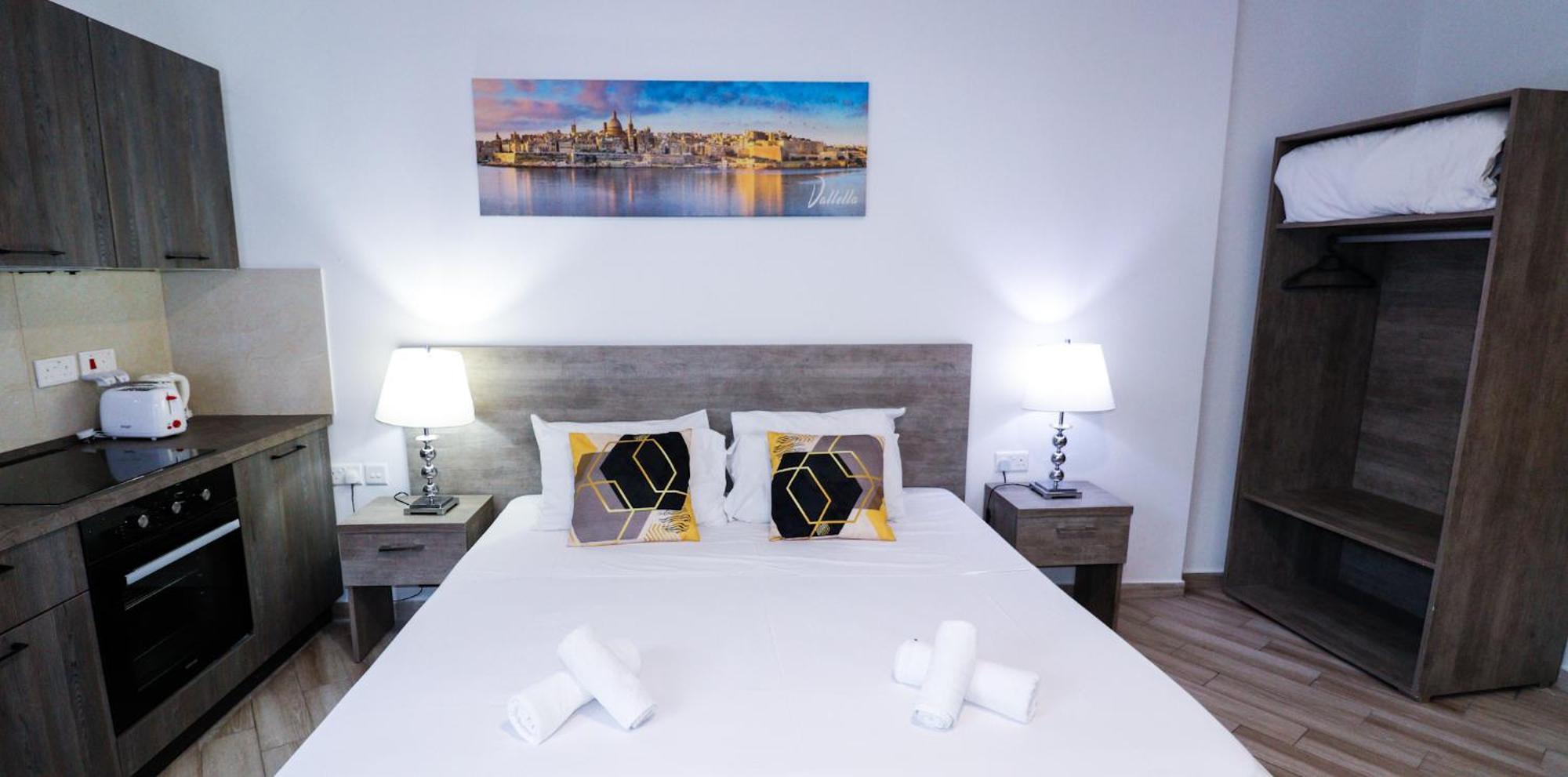 Napoli Suites Studios Aparthotel سانت جوليان المظهر الخارجي الصورة