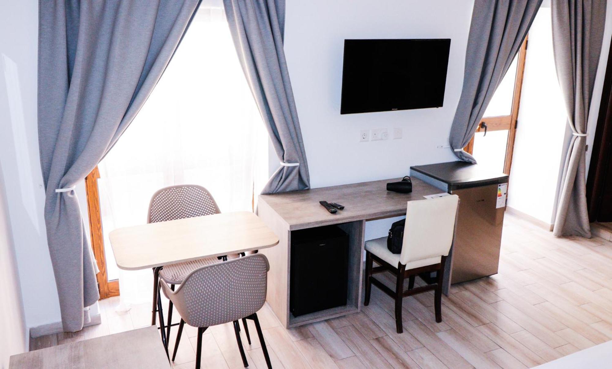 Napoli Suites Studios Aparthotel سانت جوليان المظهر الخارجي الصورة
