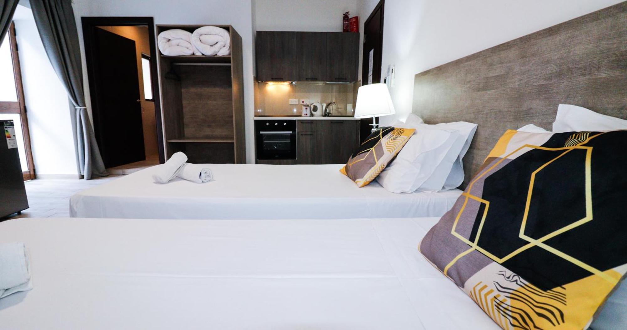 Napoli Suites Studios Aparthotel سانت جوليان المظهر الخارجي الصورة
