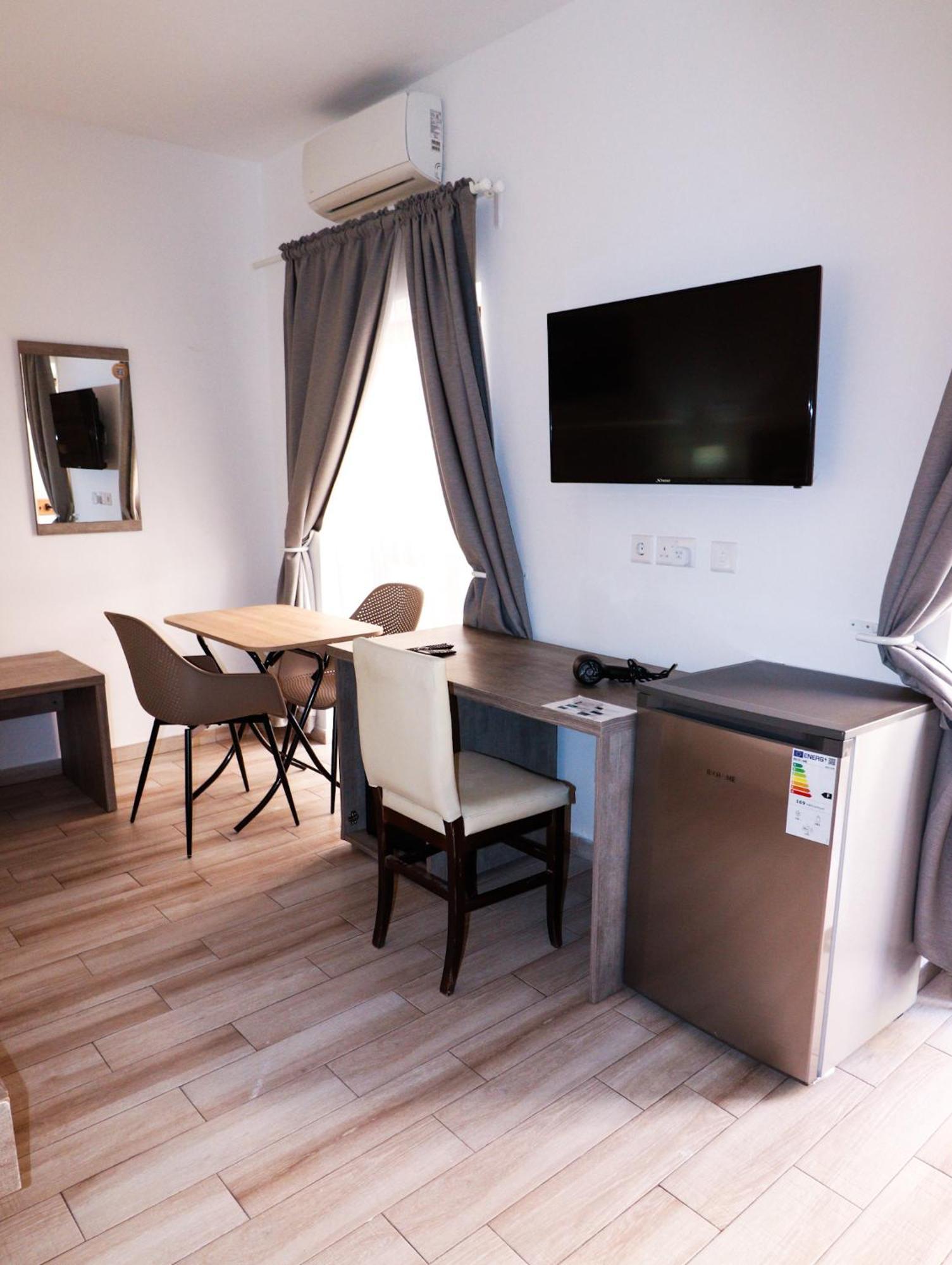 Napoli Suites Studios Aparthotel سانت جوليان المظهر الخارجي الصورة
