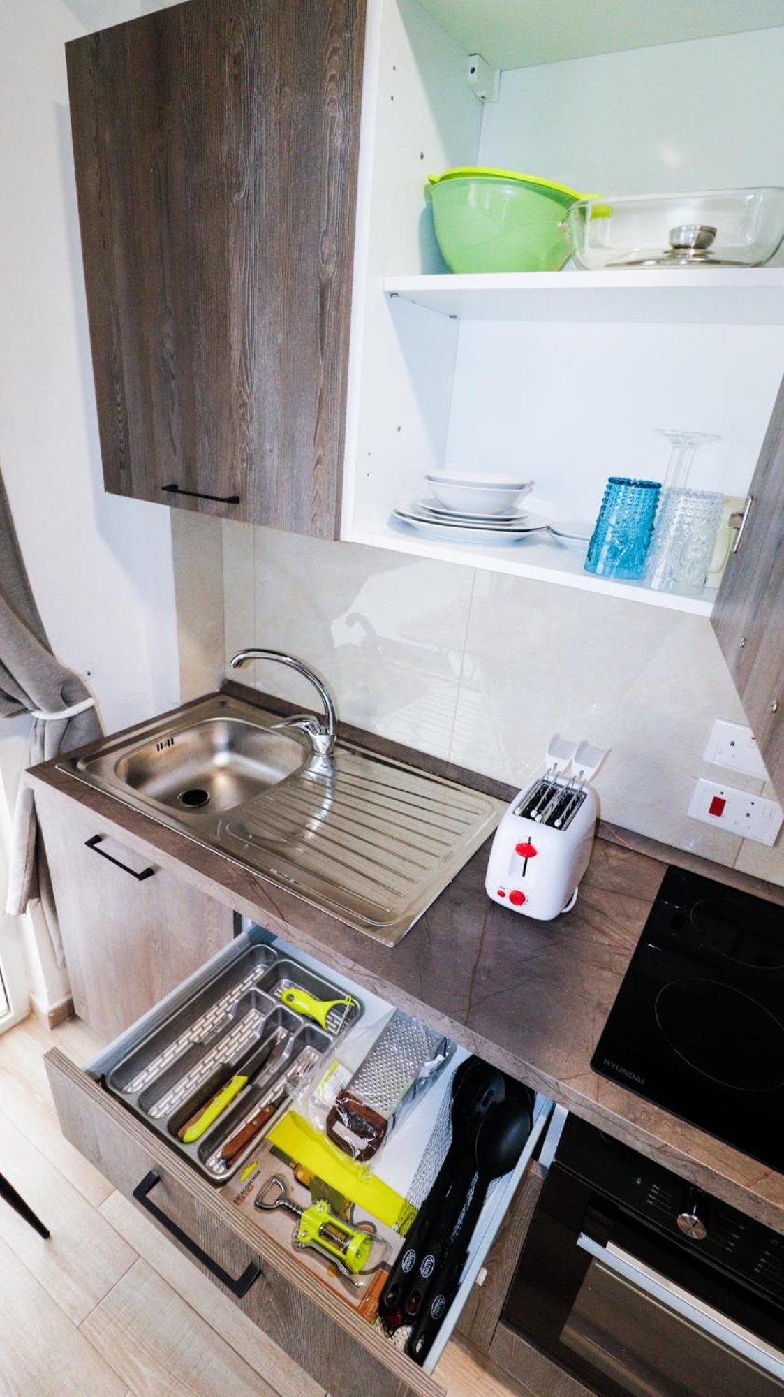 Napoli Suites Studios Aparthotel سانت جوليان المظهر الخارجي الصورة