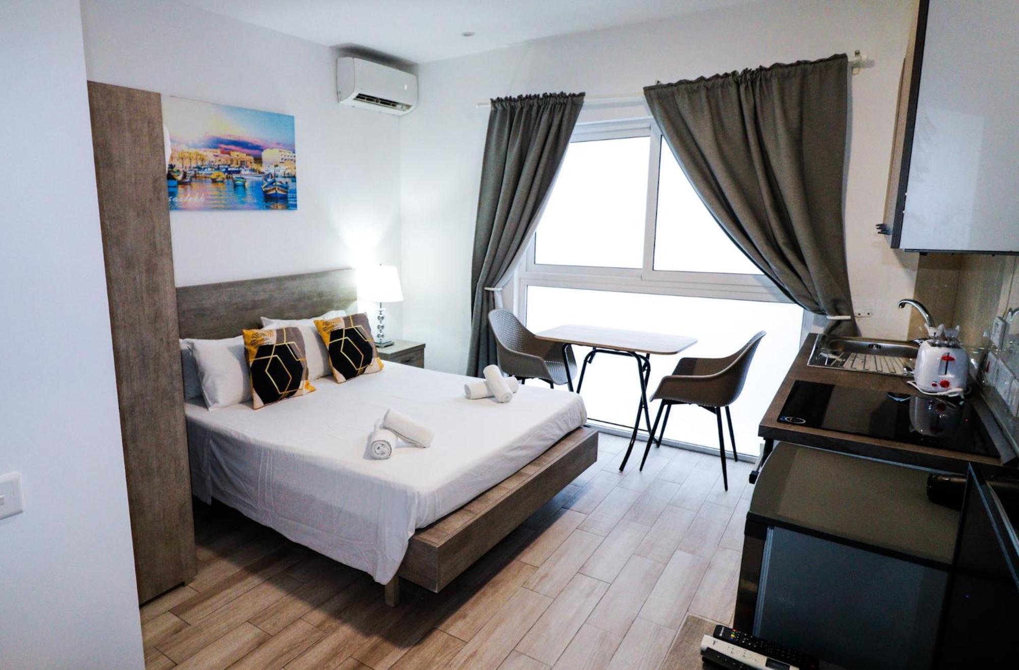 Napoli Suites Studios Aparthotel سانت جوليان المظهر الخارجي الصورة