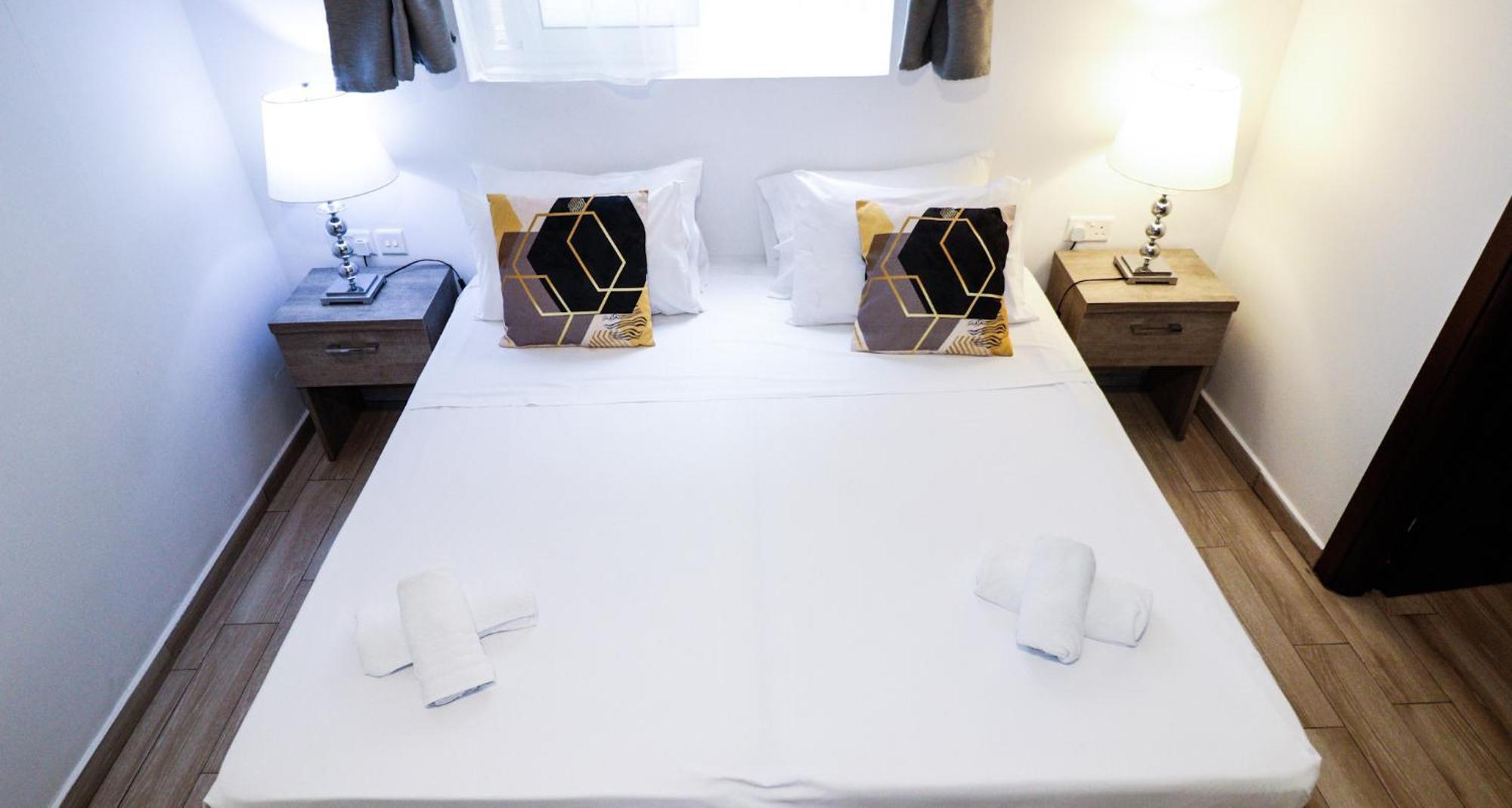 Napoli Suites Studios Aparthotel سانت جوليان المظهر الخارجي الصورة